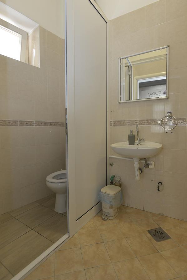 Hostel Flow House Centar Novi Sad Exteriör bild