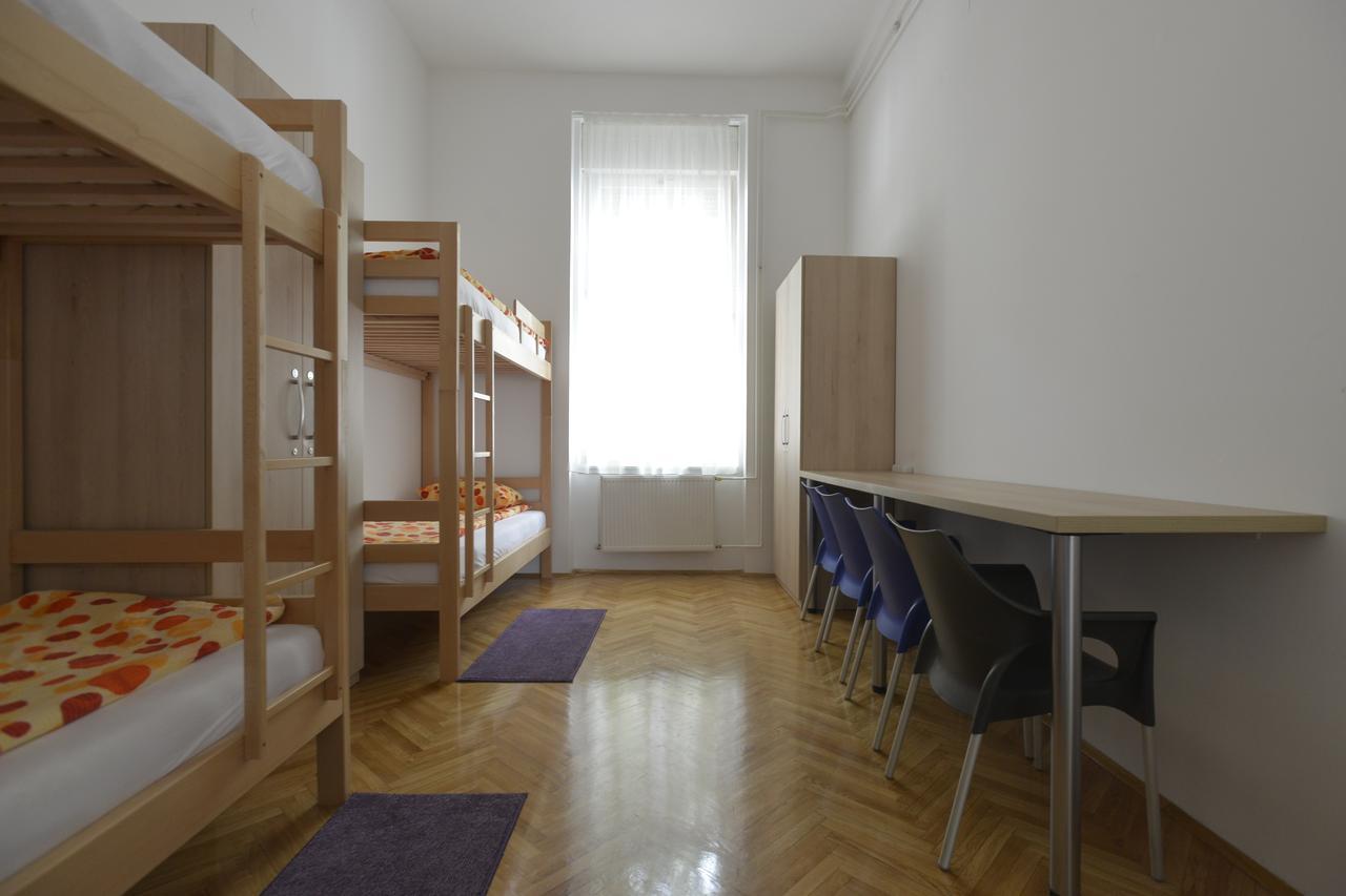 Hostel Flow House Centar Novi Sad Exteriör bild