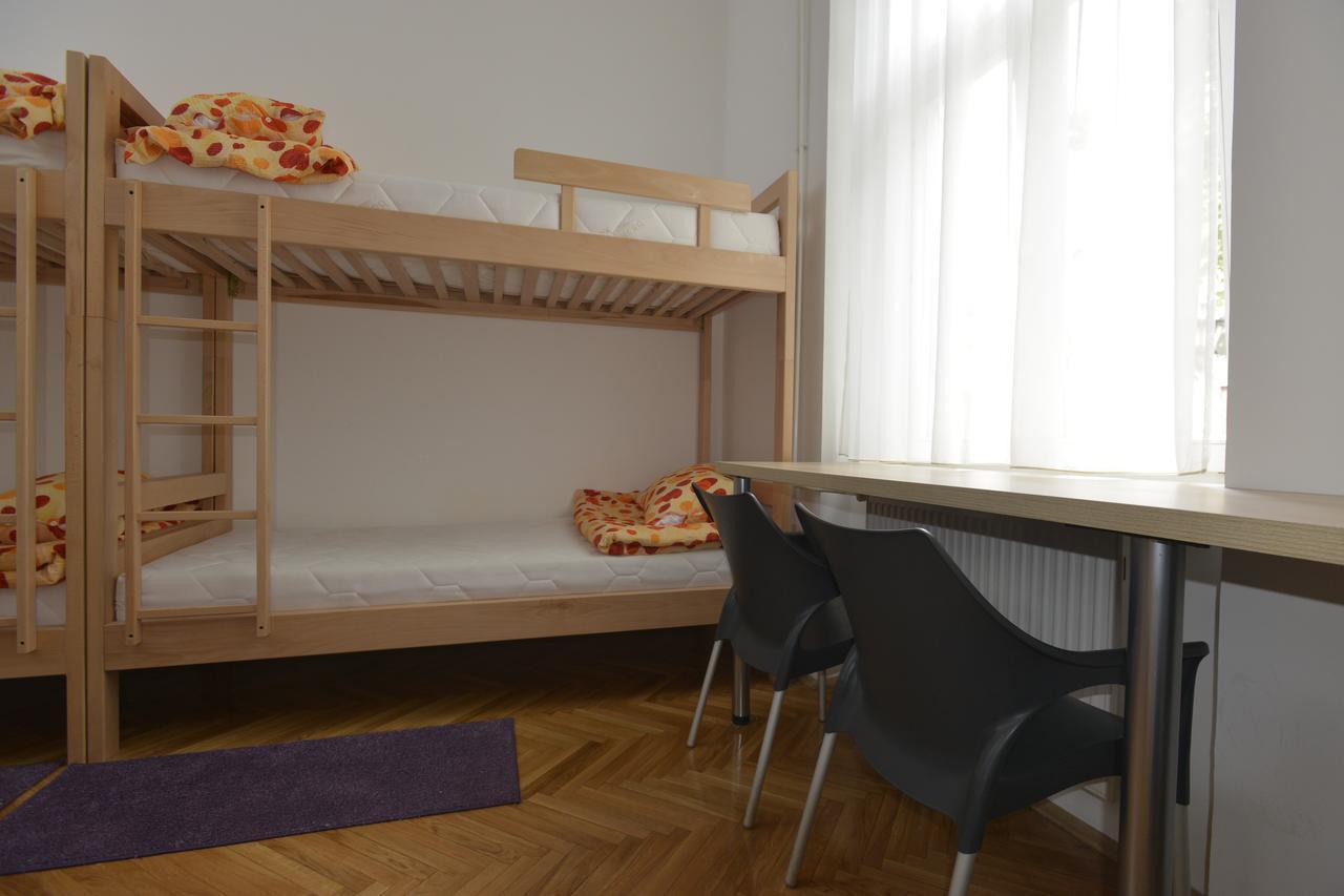 Hostel Flow House Centar Novi Sad Exteriör bild