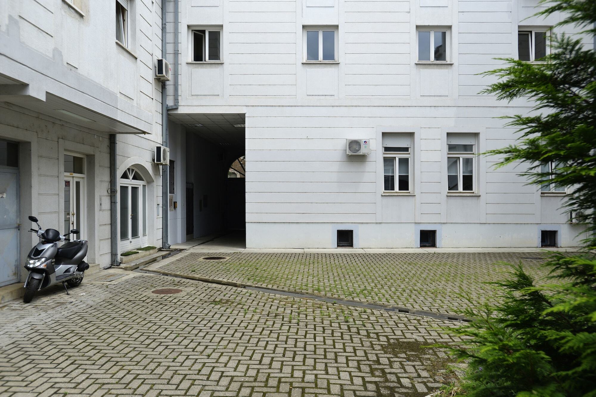 Hostel Flow House Centar Novi Sad Exteriör bild